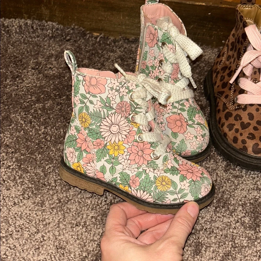 Toddler girls size 7 cat & jack combat boots bundle!!